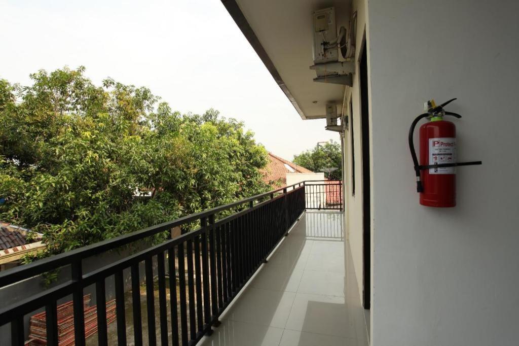 Richmond Guest House Cirebon Redpartner Kültér fotó