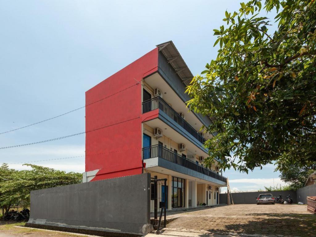 Richmond Guest House Cirebon Redpartner Kültér fotó
